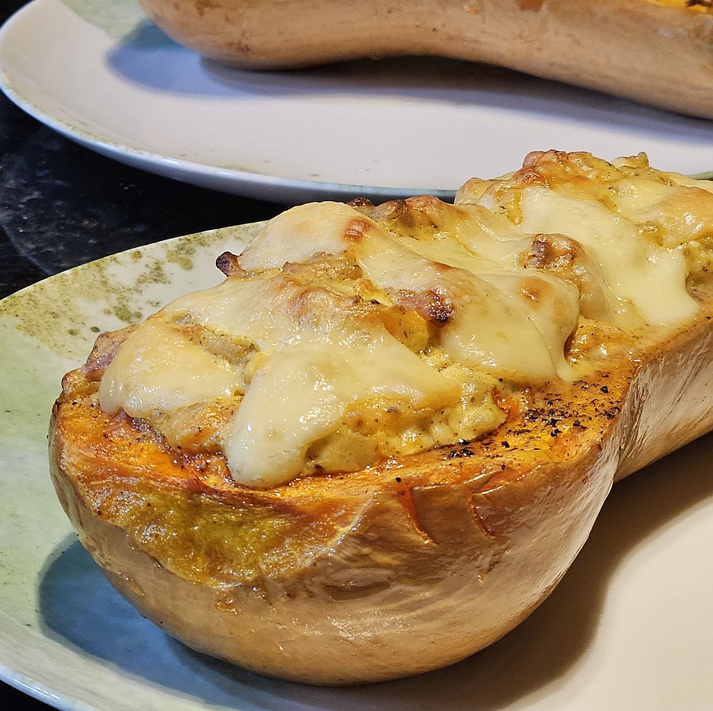 Filled Butternut with Herb-cheese